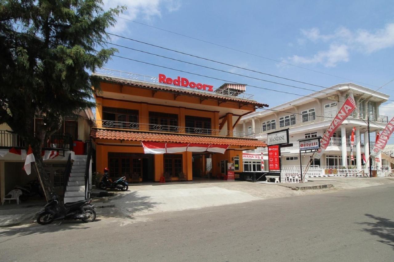 Reddoorz Near Sarangan Lake Magetan Ngoại thất bức ảnh