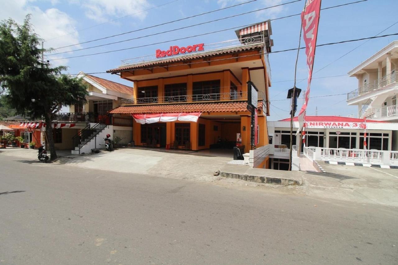 Reddoorz Near Sarangan Lake Magetan Ngoại thất bức ảnh